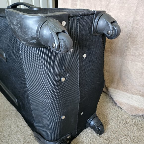 Black 4-Piece Heys Luggage - Used - Picture 6 of 12
